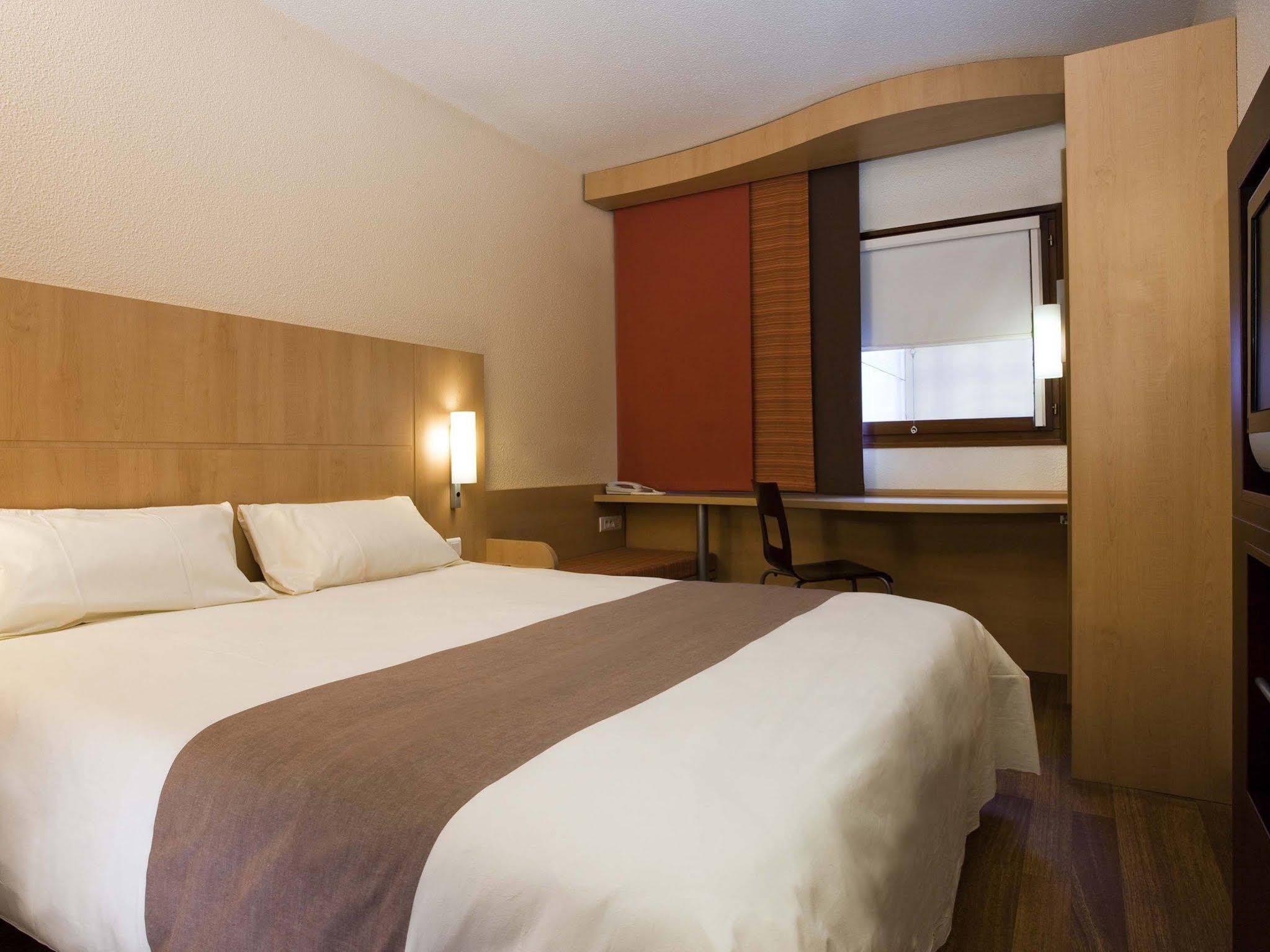 Ibis Alencon Hotel Екстериор снимка